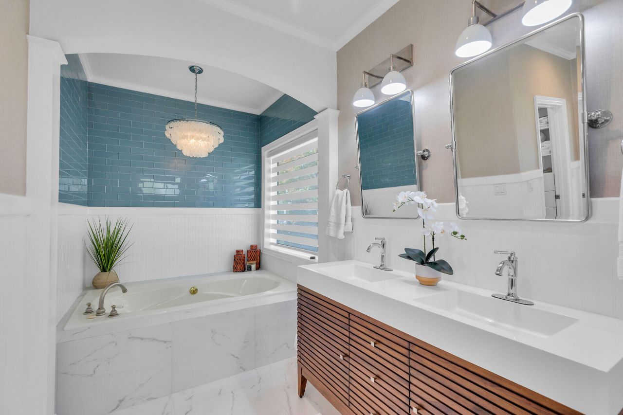 16843 E Point Drive, Sugarloaf, FL 33042 Photo