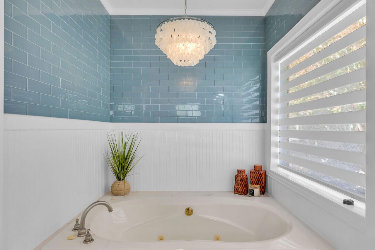 16843 E Point Drive, Sugarloaf, FL 33042 Photo