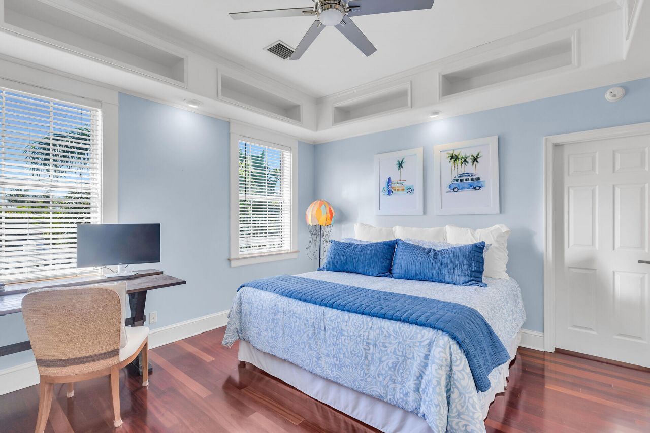 16843 E Point Drive, Sugarloaf, FL 33042 Photo