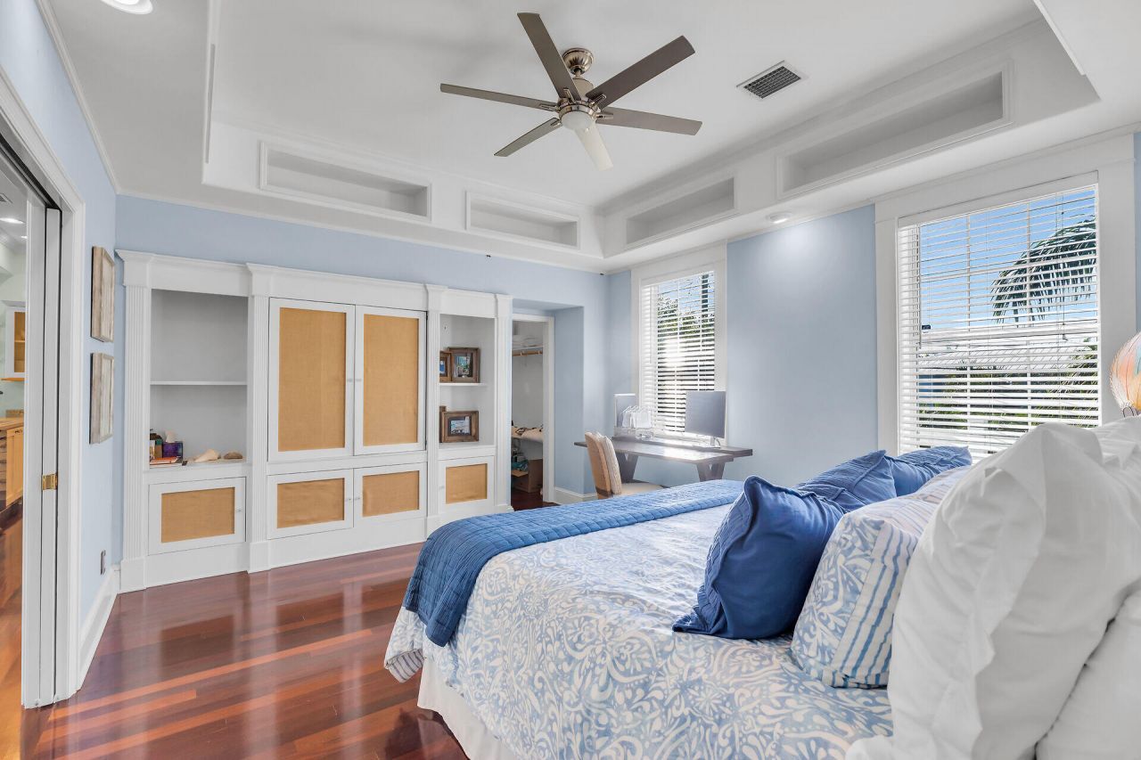 16843 E Point Drive, Sugarloaf, FL 33042 Photo