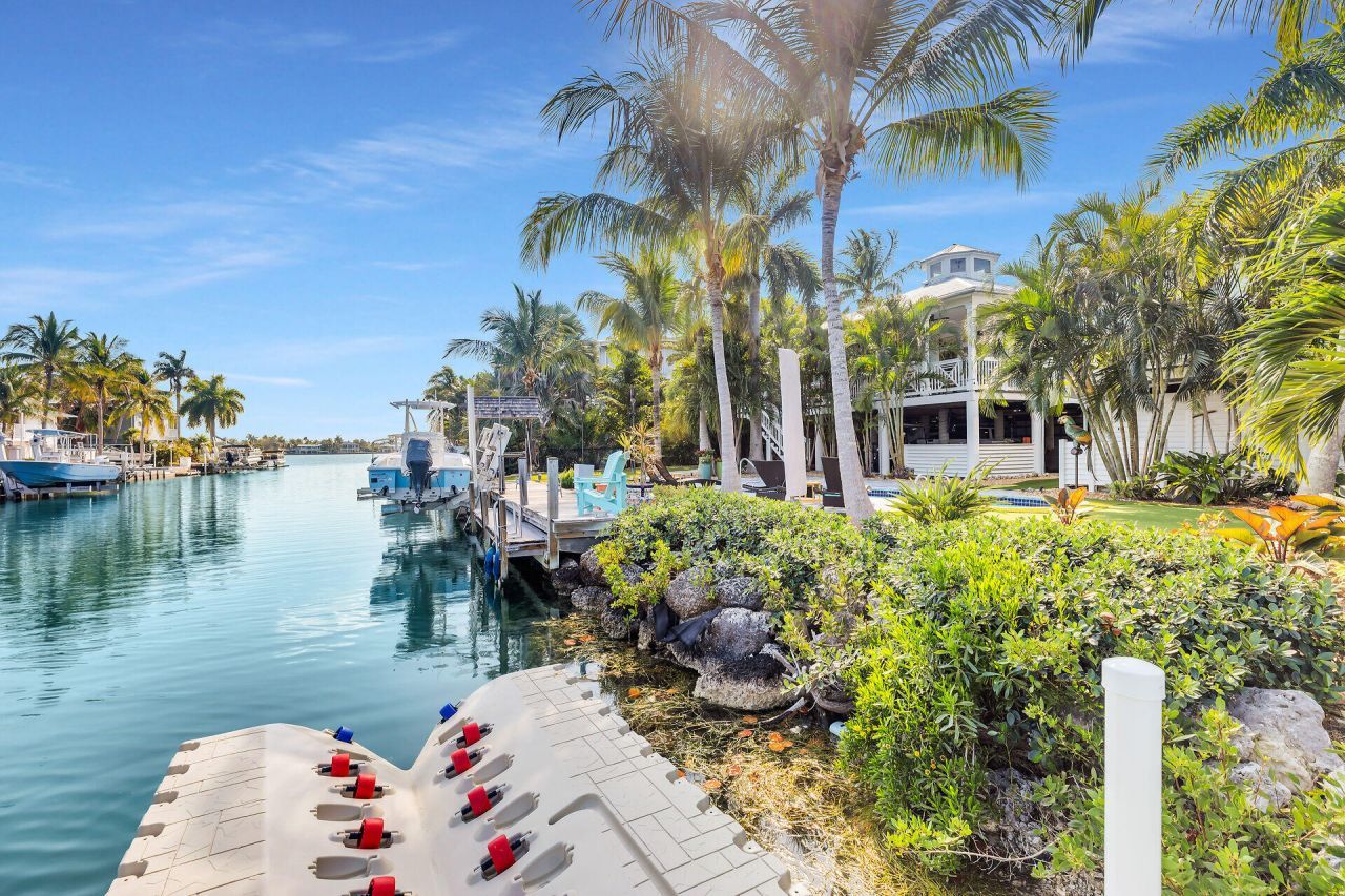 16843 E Point Drive, Sugarloaf, FL 33042 Photo