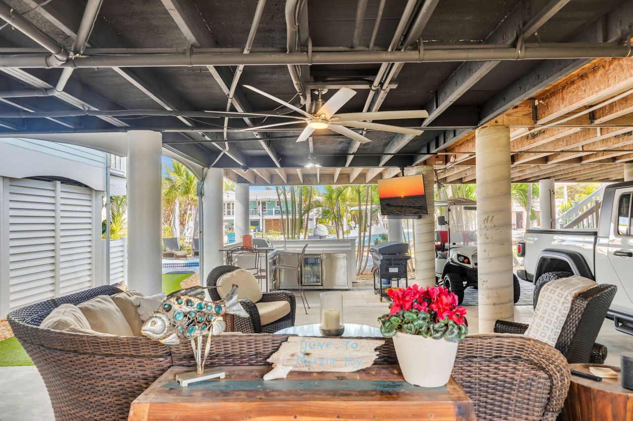 16843 E Point Drive, Sugarloaf, FL 33042 Photo