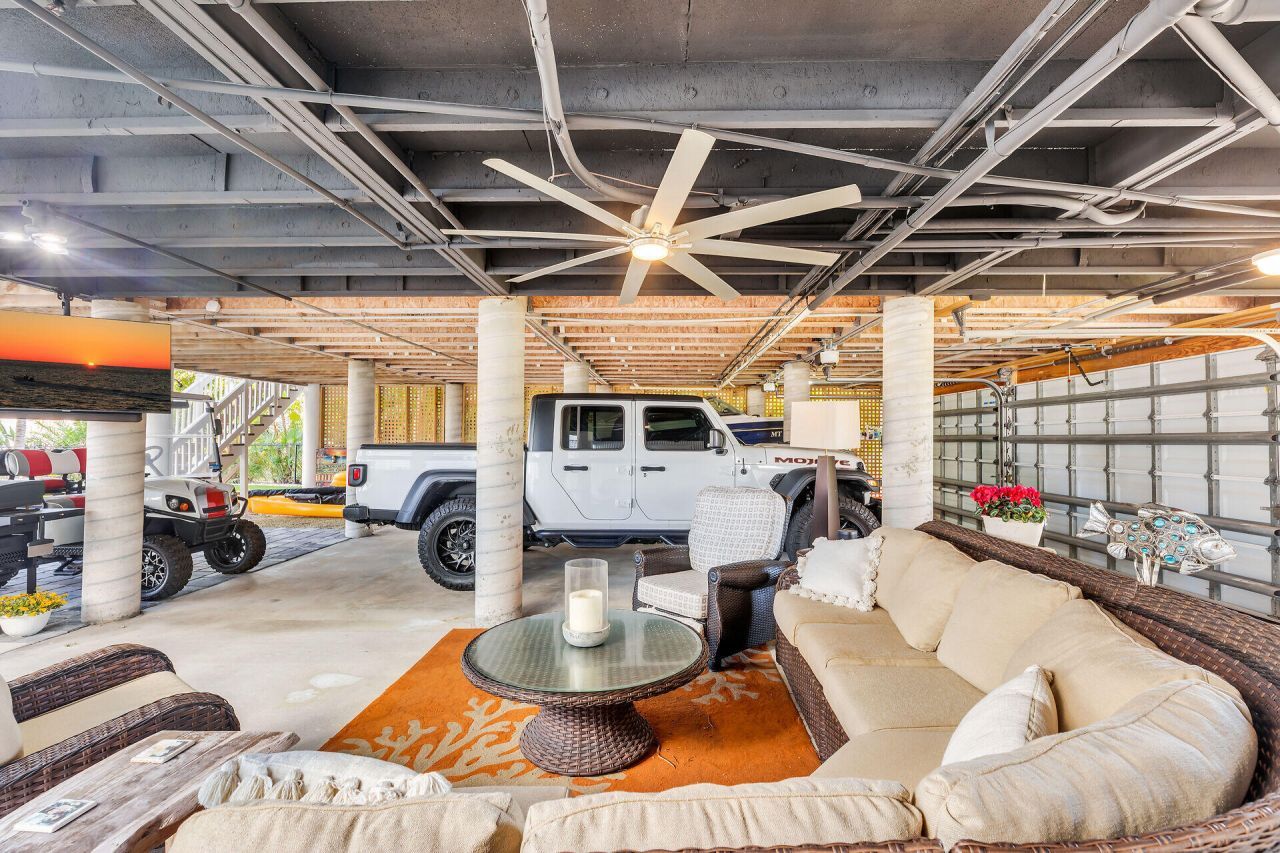 16843 E Point Drive, Sugarloaf, FL 33042 Photo