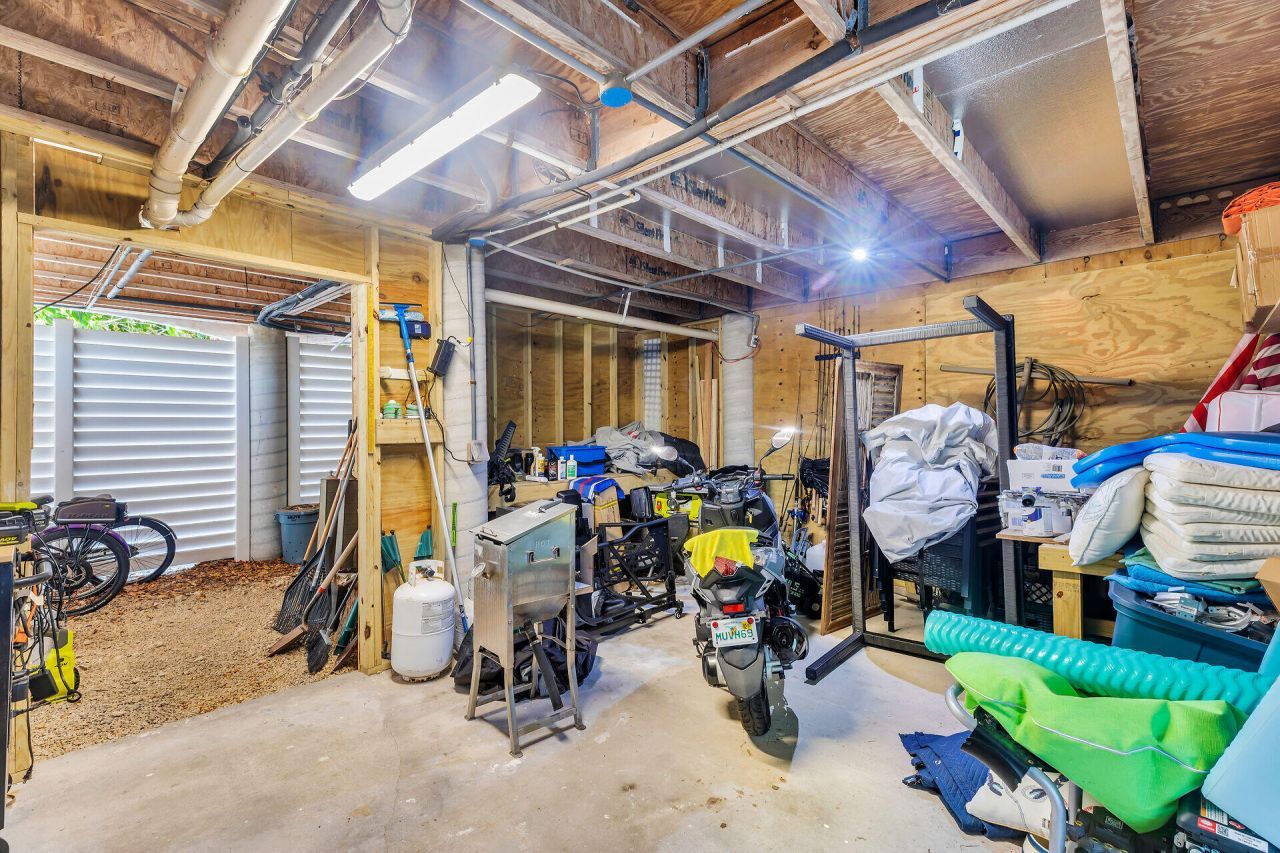 16843 E Point Drive, Sugarloaf, FL 33042 Photo