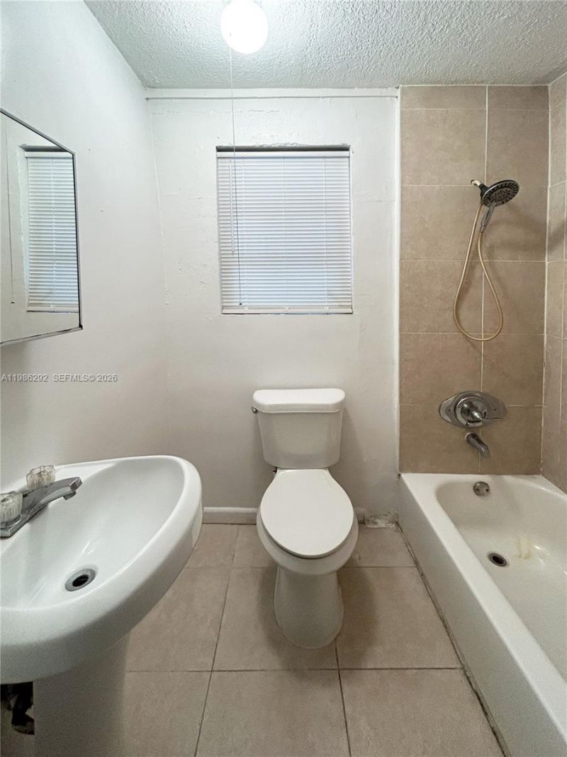 1079 NW 112th Ter , Unit 2, Miami, FL 33168 Photo