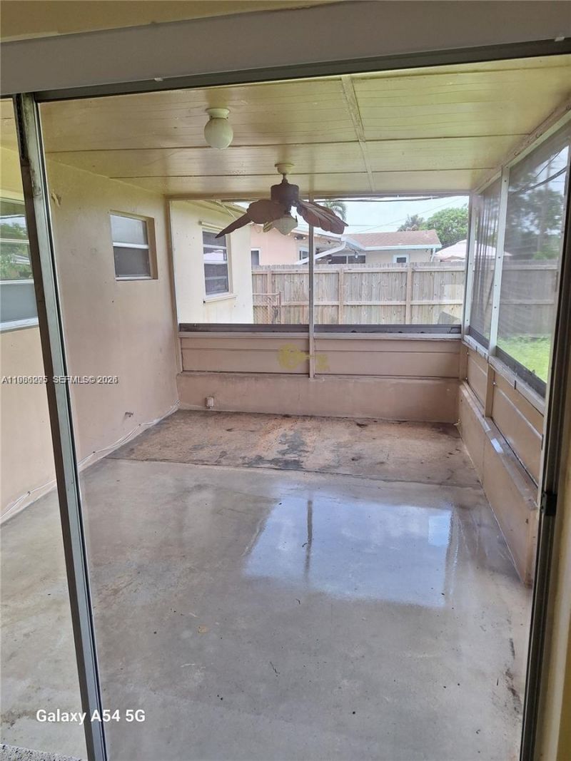 710 NW 77th Way, Pembroke Pines, FL 33024 Photo