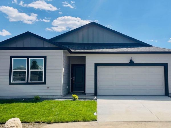 1550 E A St, Deer Park, WA 99006