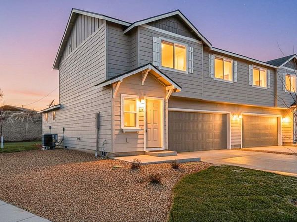 904 SE Starview Avenue, Madras, OR 97741