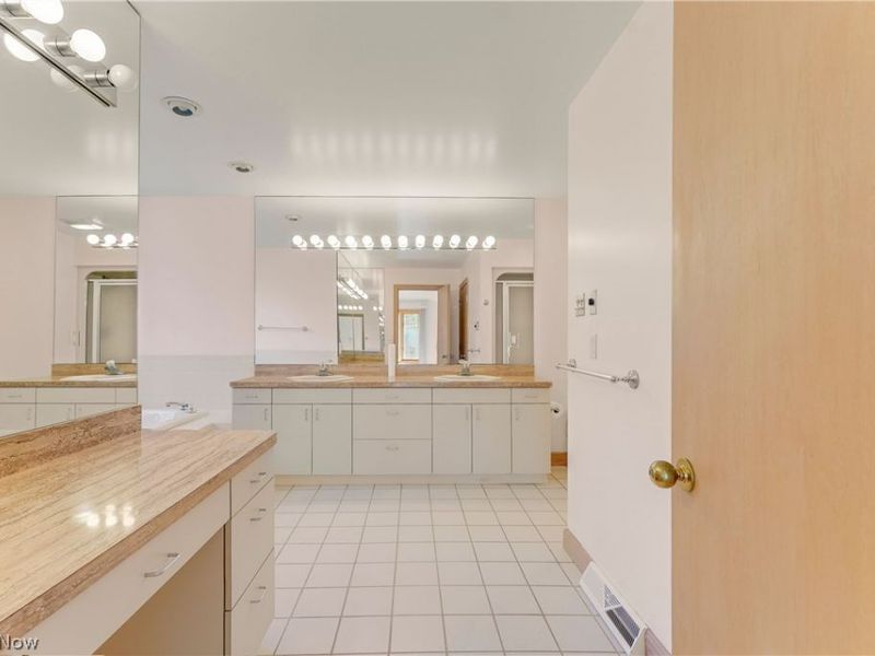 13015 Pearl Road, Chardon, OH 44024 Photo 26