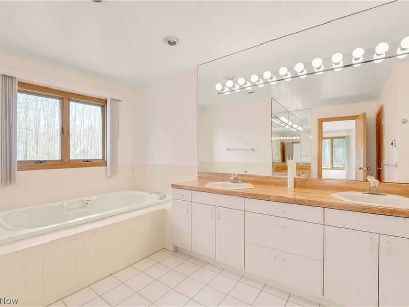 13015 Pearl Road, Chardon, OH 44024 Photo 27