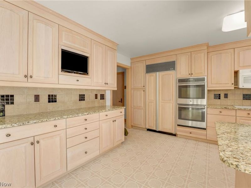 13015 Pearl Road, Chardon, OH 44024 Photo 8