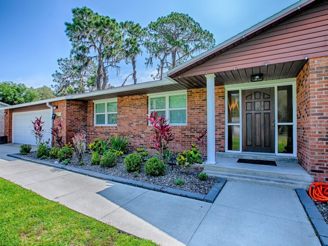 111 Cardinal Lane , Eustis, FL 32726 Photo