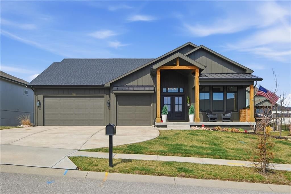 7614 N Skiles Avenue, Kansas City, MO 64158 Main Photo