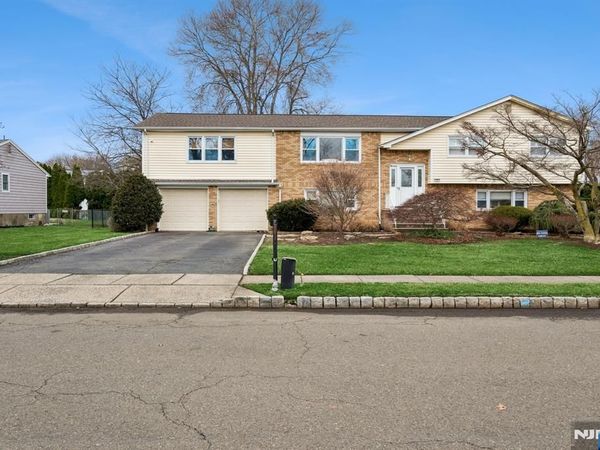 2 Caryn Place, FAIRFIELD, NJ 07004
