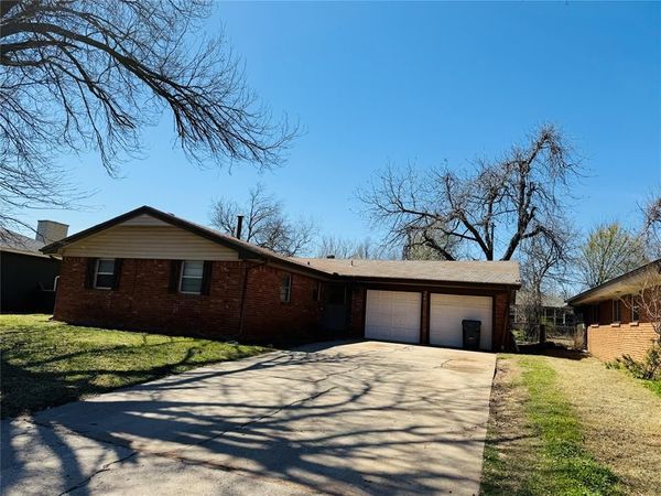 4705 N Libby Avenue, Warr Acres, OK 73122