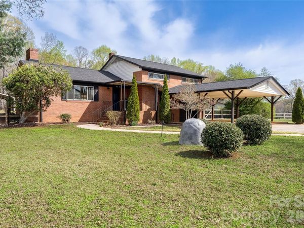9424 Pembroke Road, Huntersville, NC 28078
