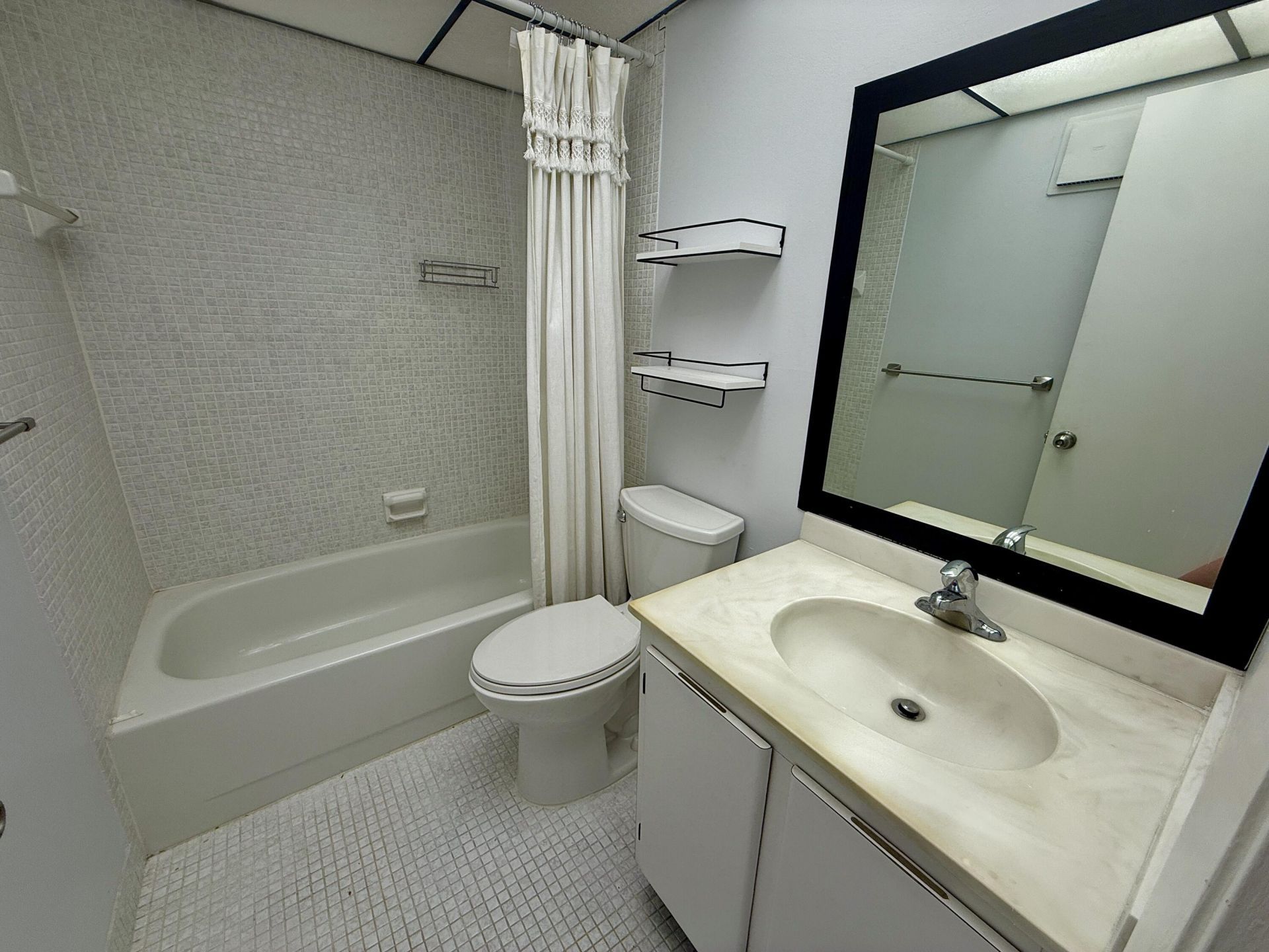 7850 W Mcnab Road, Unit 210, Tamarac, FL 33321 Photo