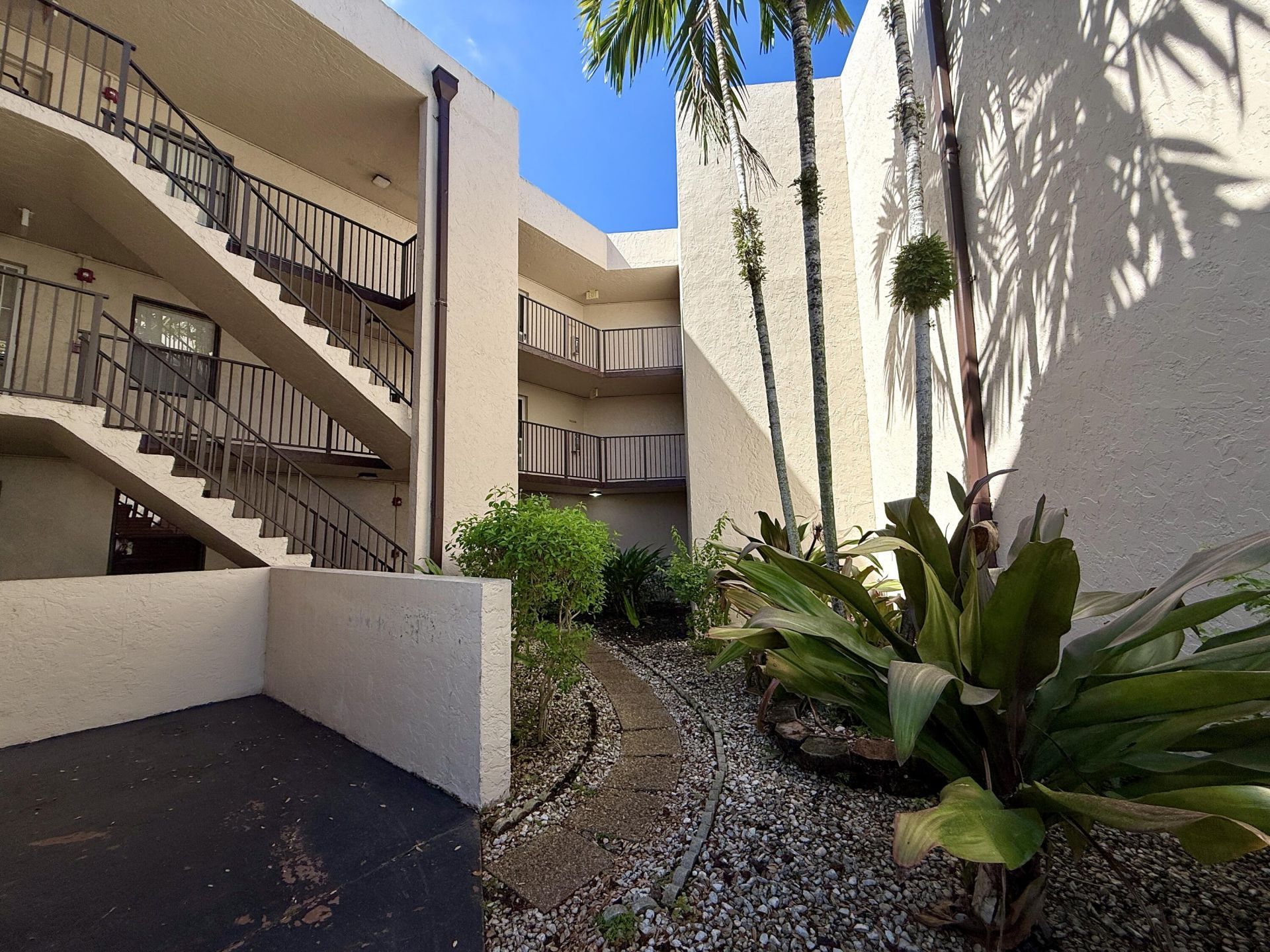 7850 W Mcnab Road, Unit 210, Tamarac, FL 33321 Photo