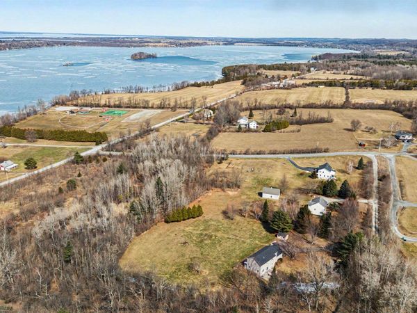 264 Lake Brook Drive, Georgia, VT 05478