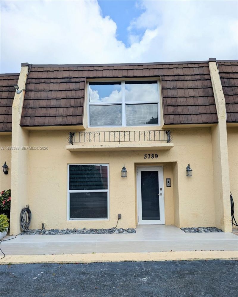 3789 NE 167th St, Unit 42, North Miami Beach, FL 33160 Photo