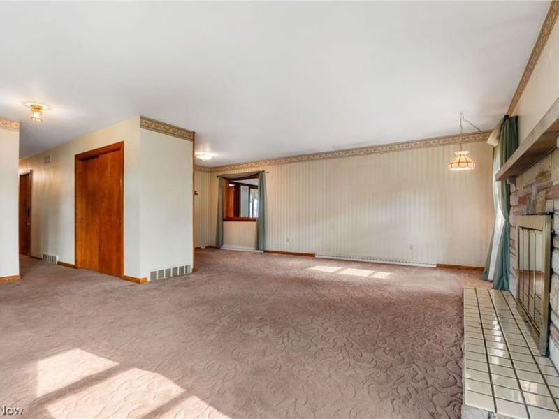 516 E Main Street, Gnadenhutten, OH 44629 Photo 9