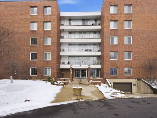 4000 Triumvera Drive , Unit 201A, Glenview, IL 60025