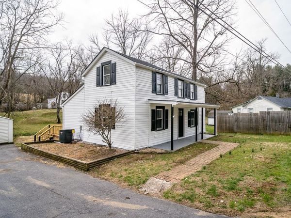 537 STRAITH ST, STAUNTON, VA 24401