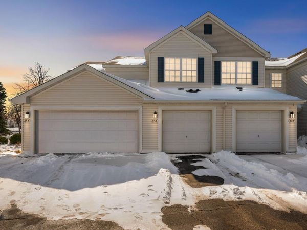 656 Cobblestone Way, Shakopee, MN 55379