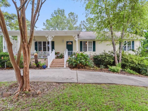 6658 Ahekolo Circle, Diamondhead, MS 39525