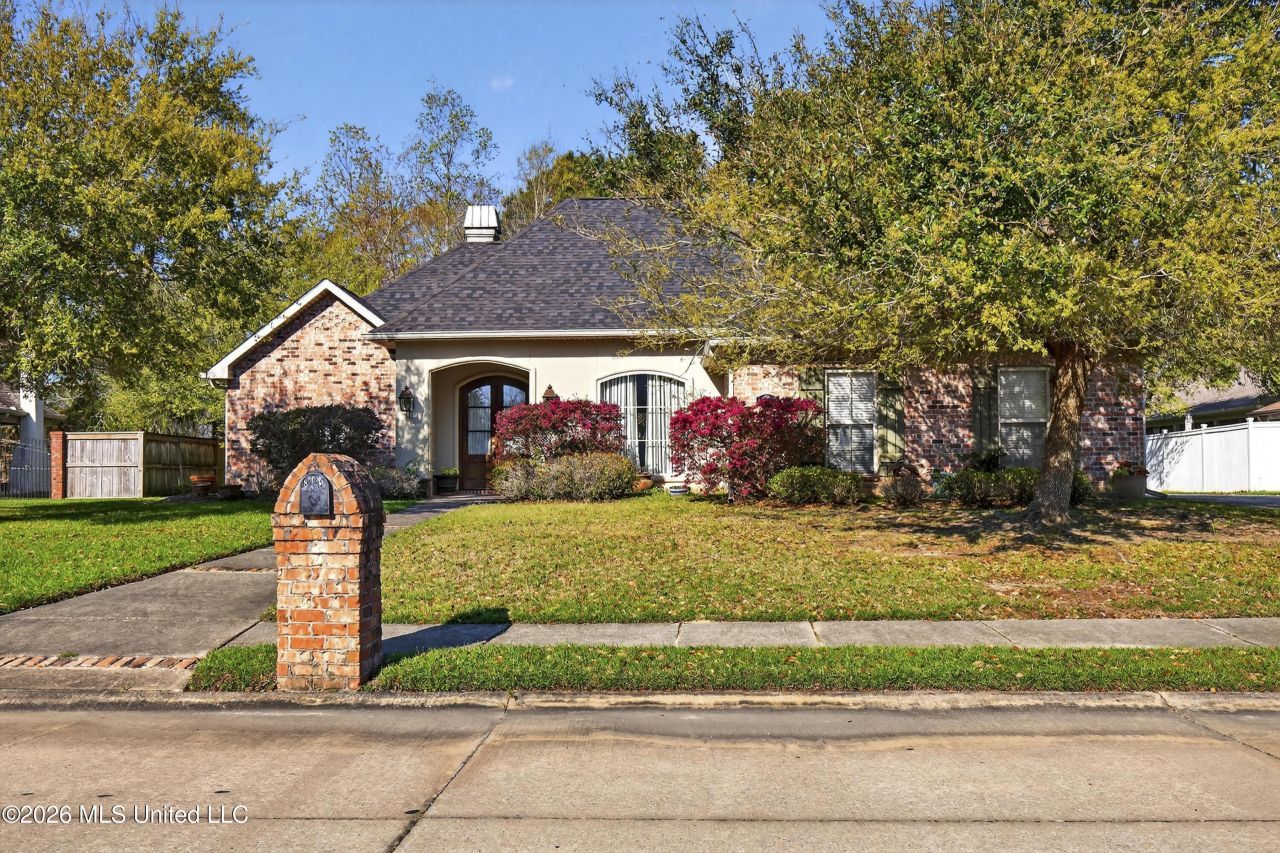 809 Darius Drive, Biloxi, MS 39532 Main Photo