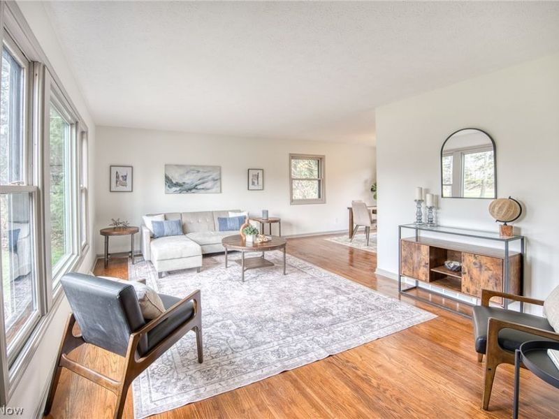 30825 Miller Avenue, Willoughby Hills, OH 44092 Photo 2