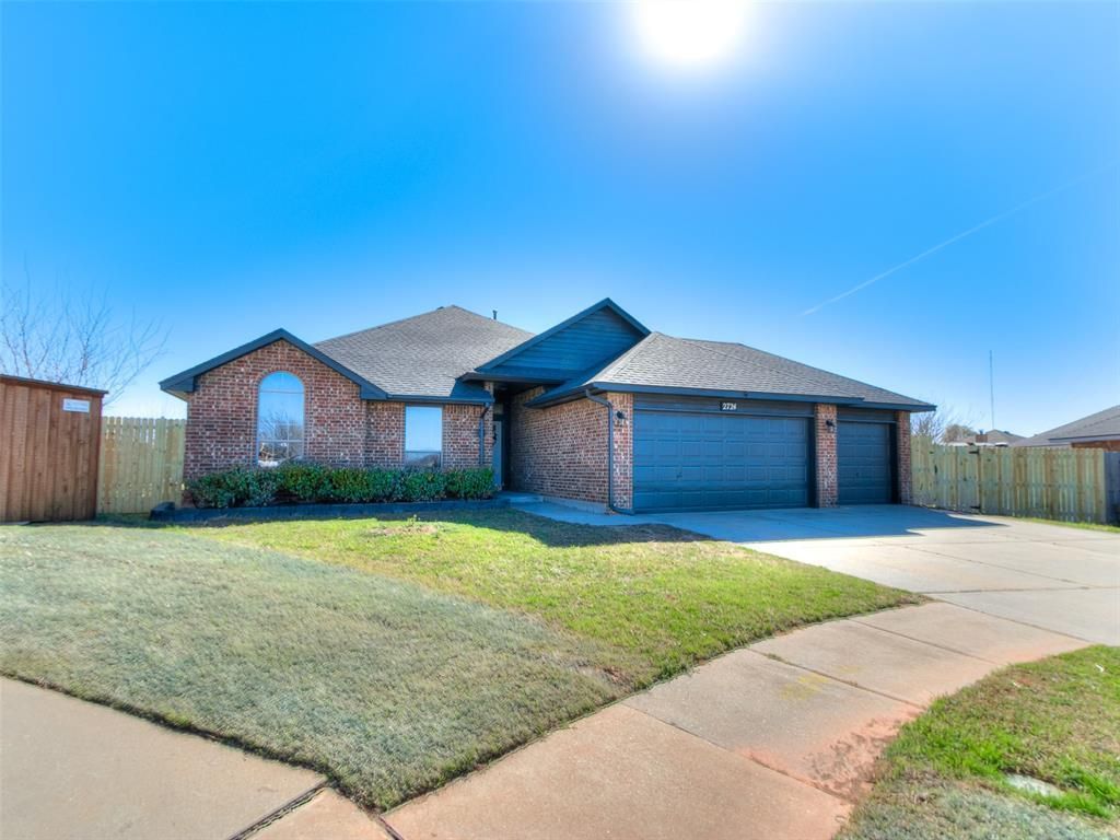 2724 SE 92nd Circle, Moore, OK 73160 Main Photo