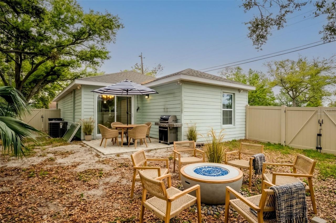 1101 2nd Street W, Bradenton, FL 34205 Photo