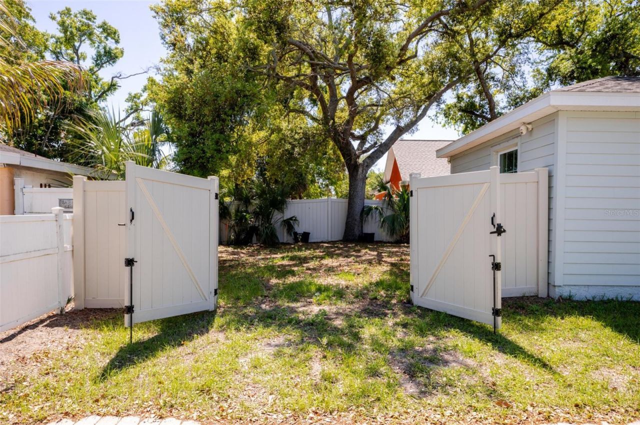 1101 2nd Street W, Bradenton, FL 34205 Photo