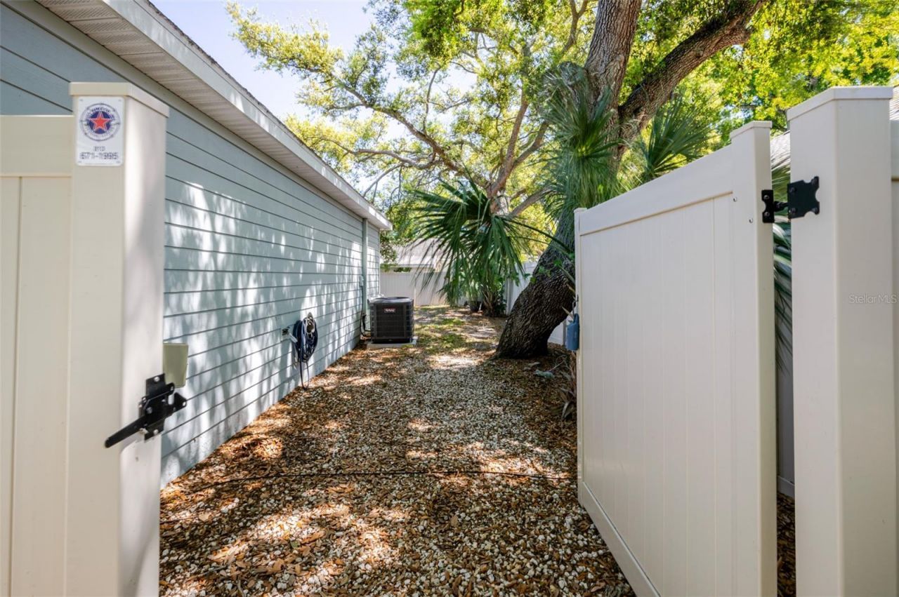 1101 2nd Street W, Bradenton, FL 34205 Photo