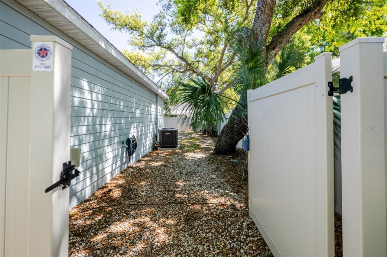 1101 2nd Street W, Bradenton, FL 34205 Photo