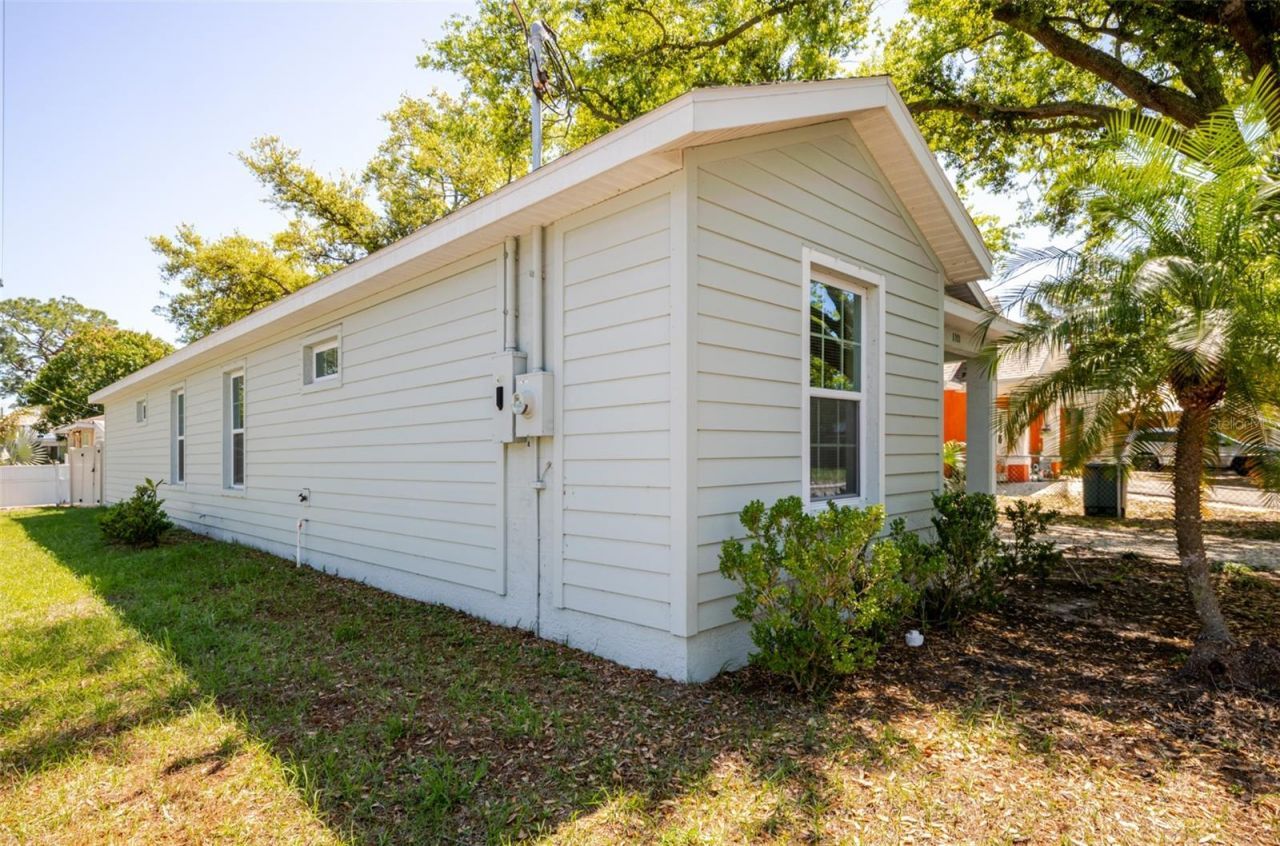 1101 2nd Street W, Bradenton, FL 34205 Photo