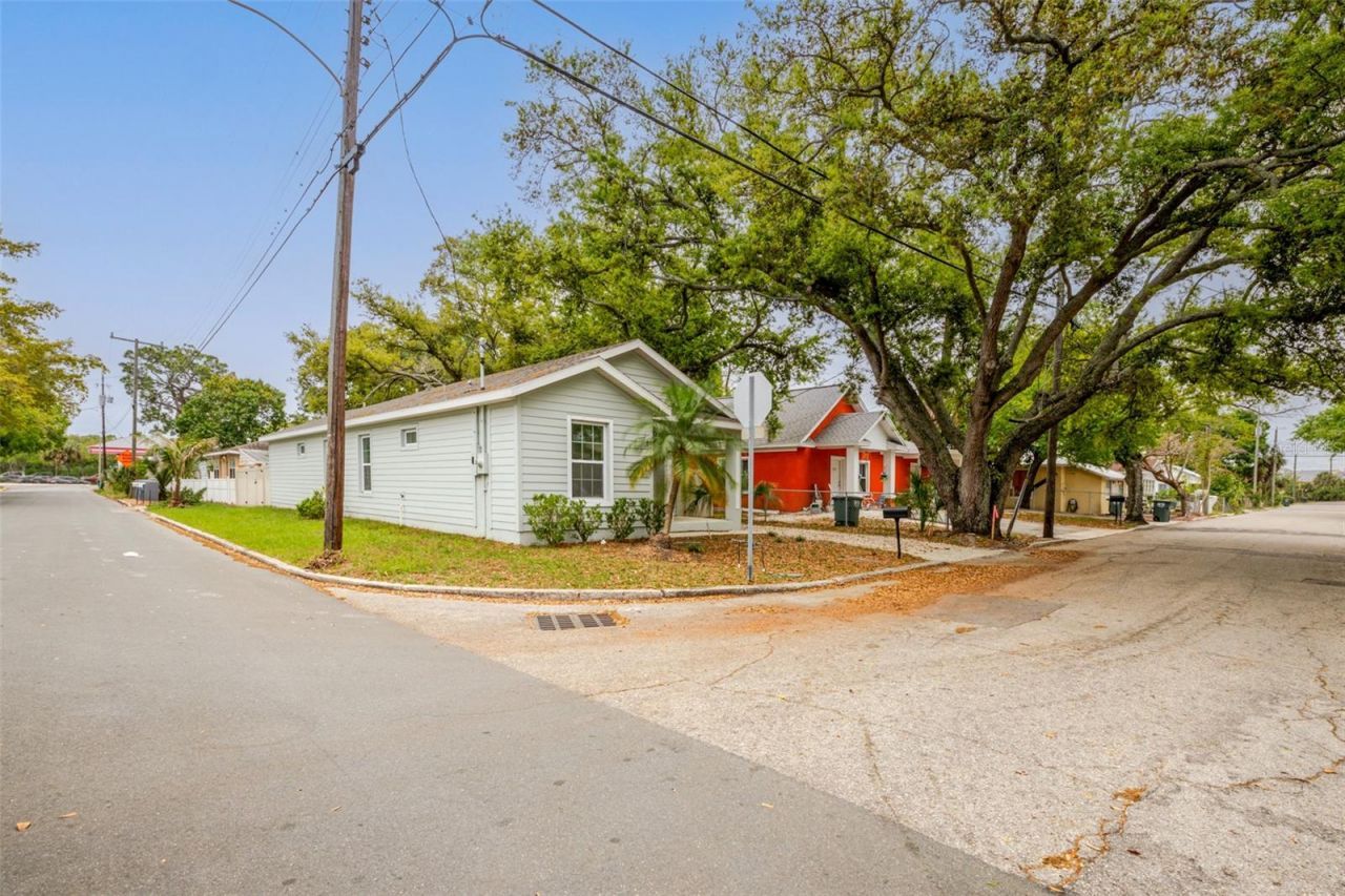 1101 2nd Street W, Bradenton, FL 34205 Photo