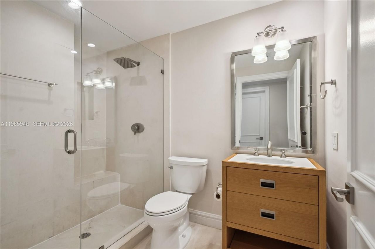 719 Crandon Blvd , Unit PH-9, Key Biscayne, FL 33149 Photo