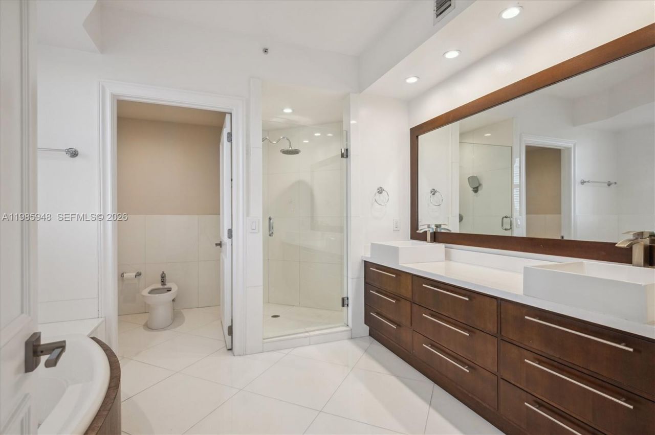 719 Crandon Blvd , Unit PH-9, Key Biscayne, FL 33149 Photo