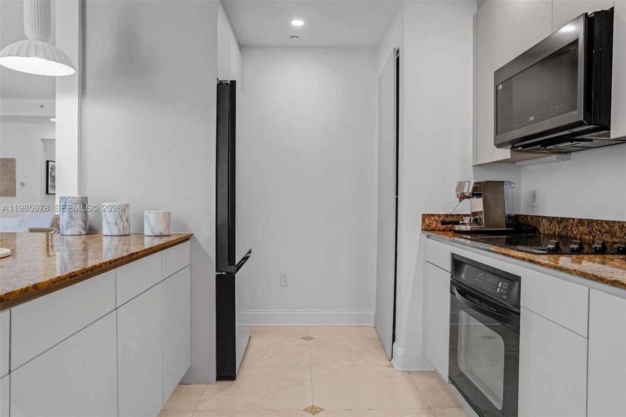 725 Crandon Blvd , Unit 203, Key Biscayne, FL 33149 Photo