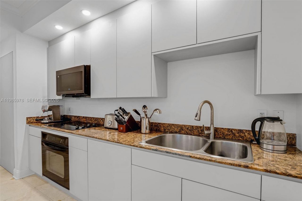 725 Crandon Blvd , Unit 203, Key Biscayne, FL 33149 Photo