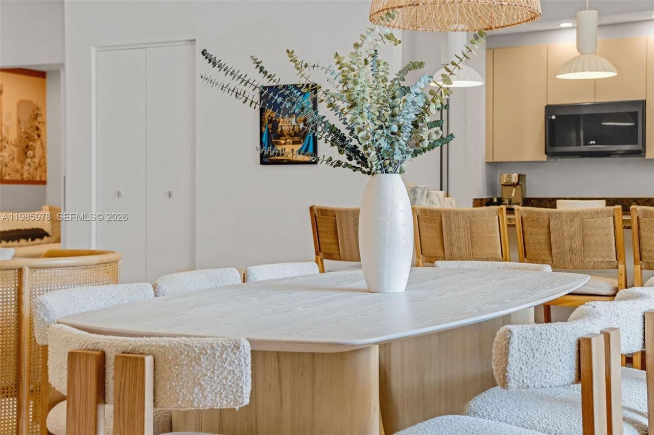 725 Crandon Blvd , Unit 203, Key Biscayne, FL 33149 Photo