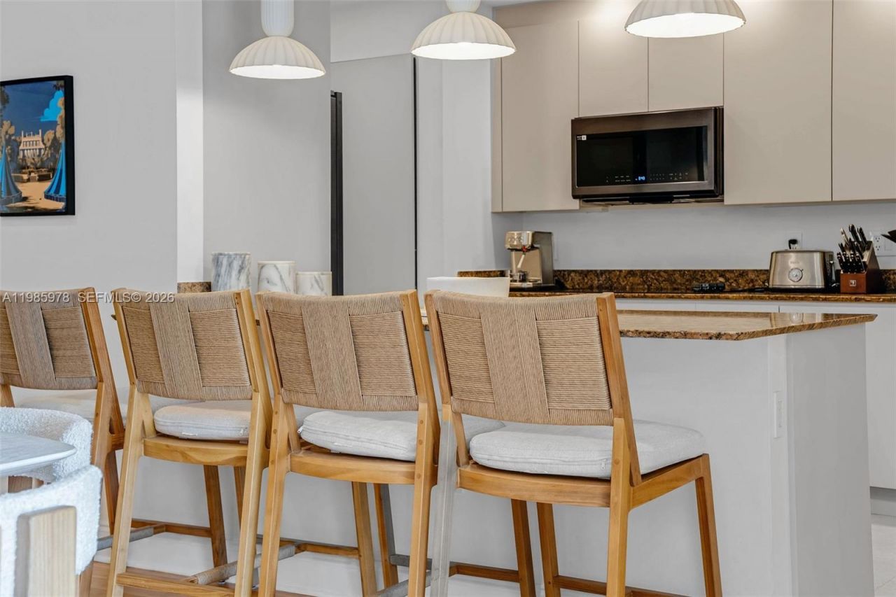 725 Crandon Blvd , Unit 203, Key Biscayne, FL 33149 Photo