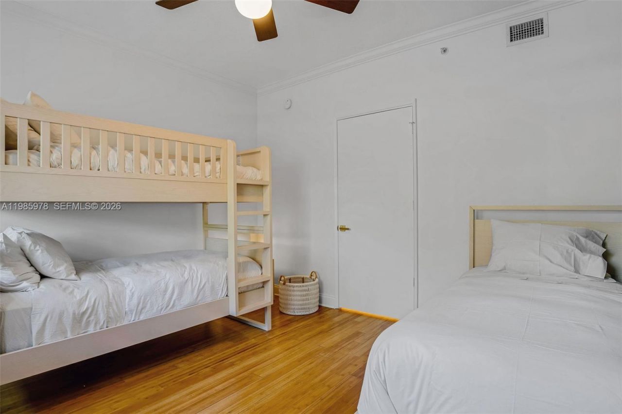 725 Crandon Blvd , Unit 203, Key Biscayne, FL 33149 Photo