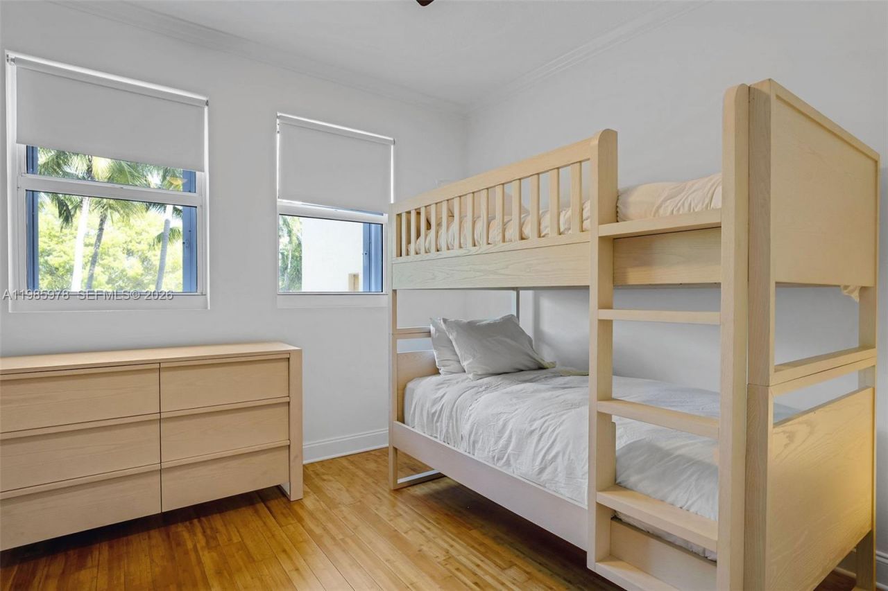 725 Crandon Blvd , Unit 203, Key Biscayne, FL 33149 Photo