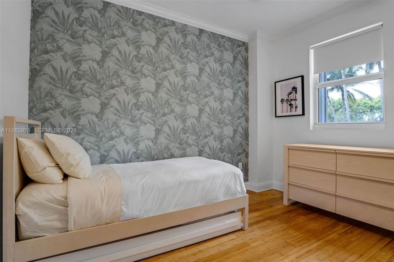 725 Crandon Blvd , Unit 203, Key Biscayne, FL 33149 Photo