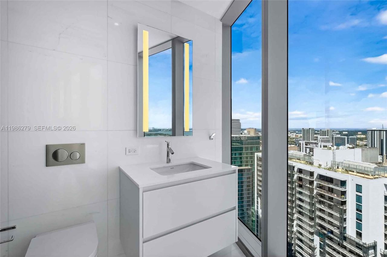 300 Biscayne Blvd Way, Unit 4901E, Miami, FL 33131 Photo