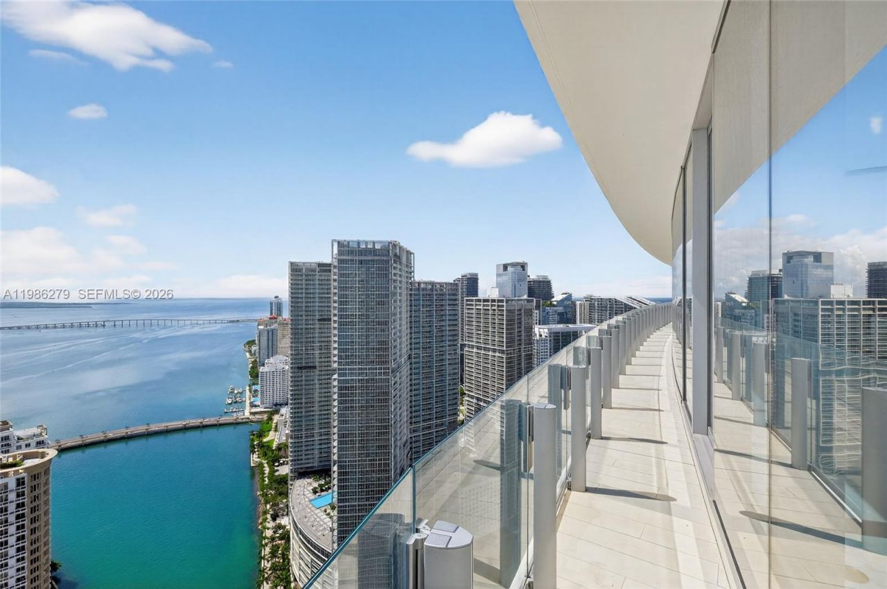 300 Biscayne Blvd Way, Unit 4901E, Miami, FL 33131 Photo