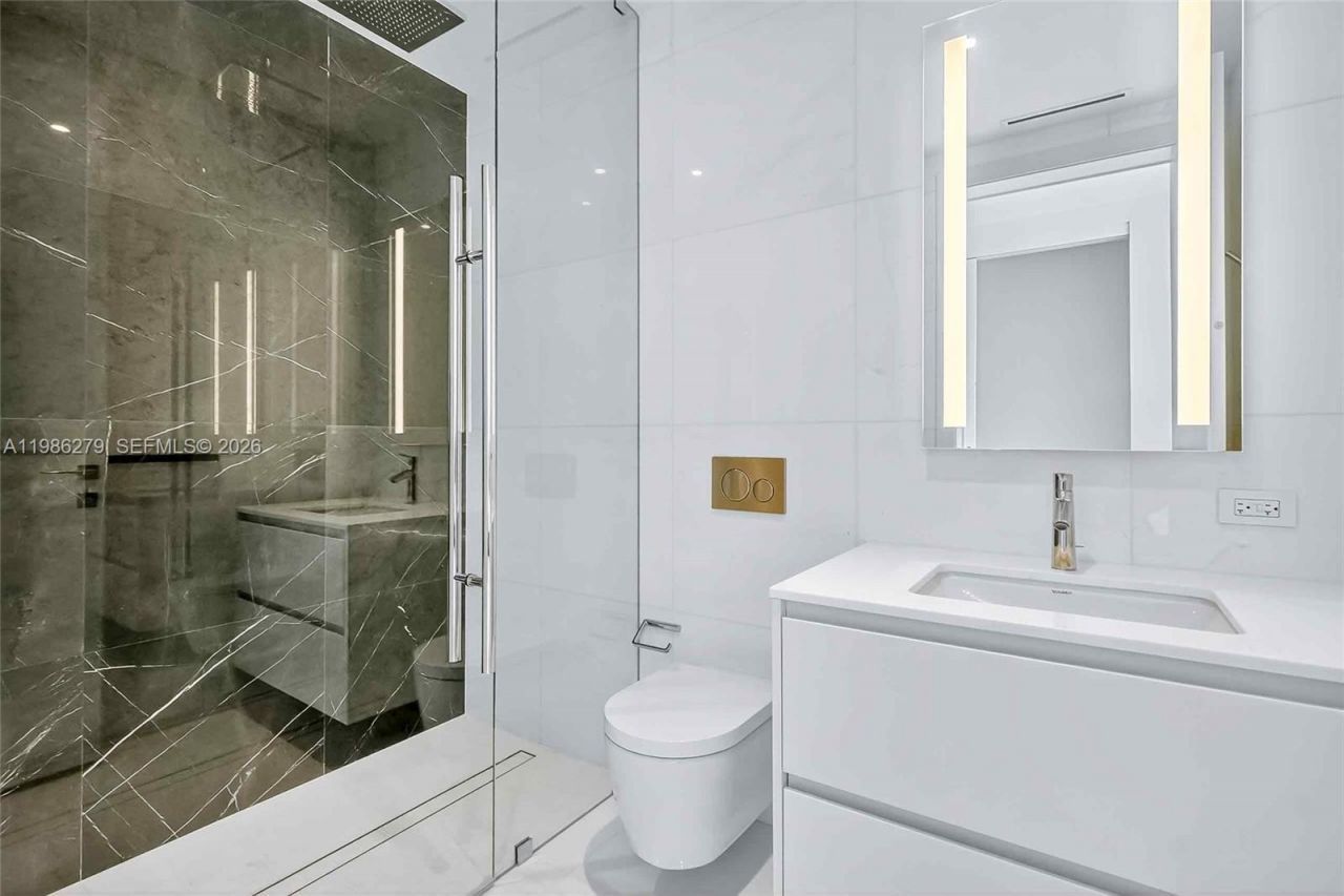 300 Biscayne Blvd Way, Unit 4901E, Miami, FL 33131 Photo